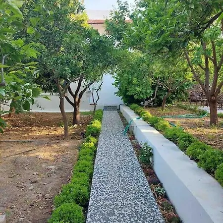 Mel's Garden House In The Heart Of The