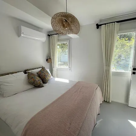 Σπίτι διακοπών Mel's Garden House In The Heart Of The *