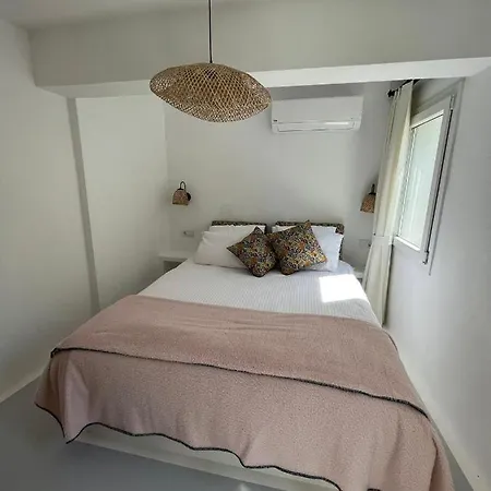 Dom wakacyjny Mel's Garden House In The Heart Of The *